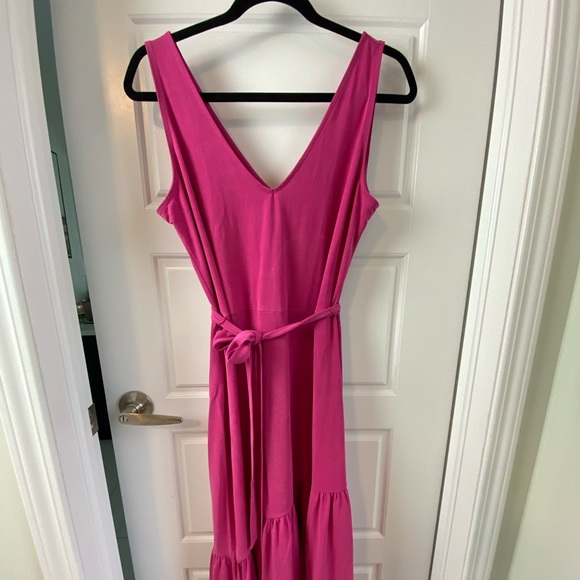 Flowing Magenta Summer Dress - Picture 8 of 12
